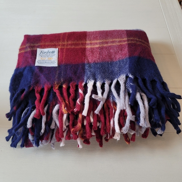 Vintage Faribou Plaid Throw Blanket - Picture 3 of 8